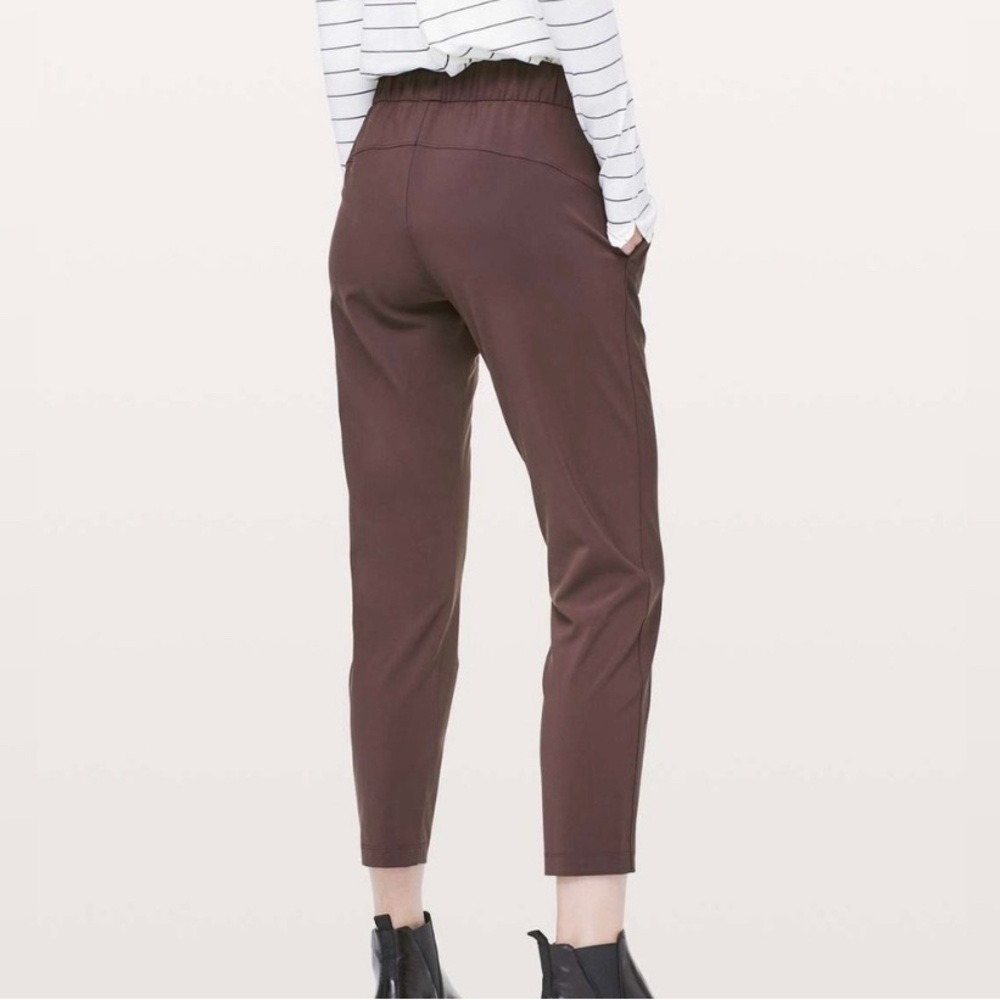 Lululemon Athletica On The Fly 7/8 Pant - Picture 2 of 6